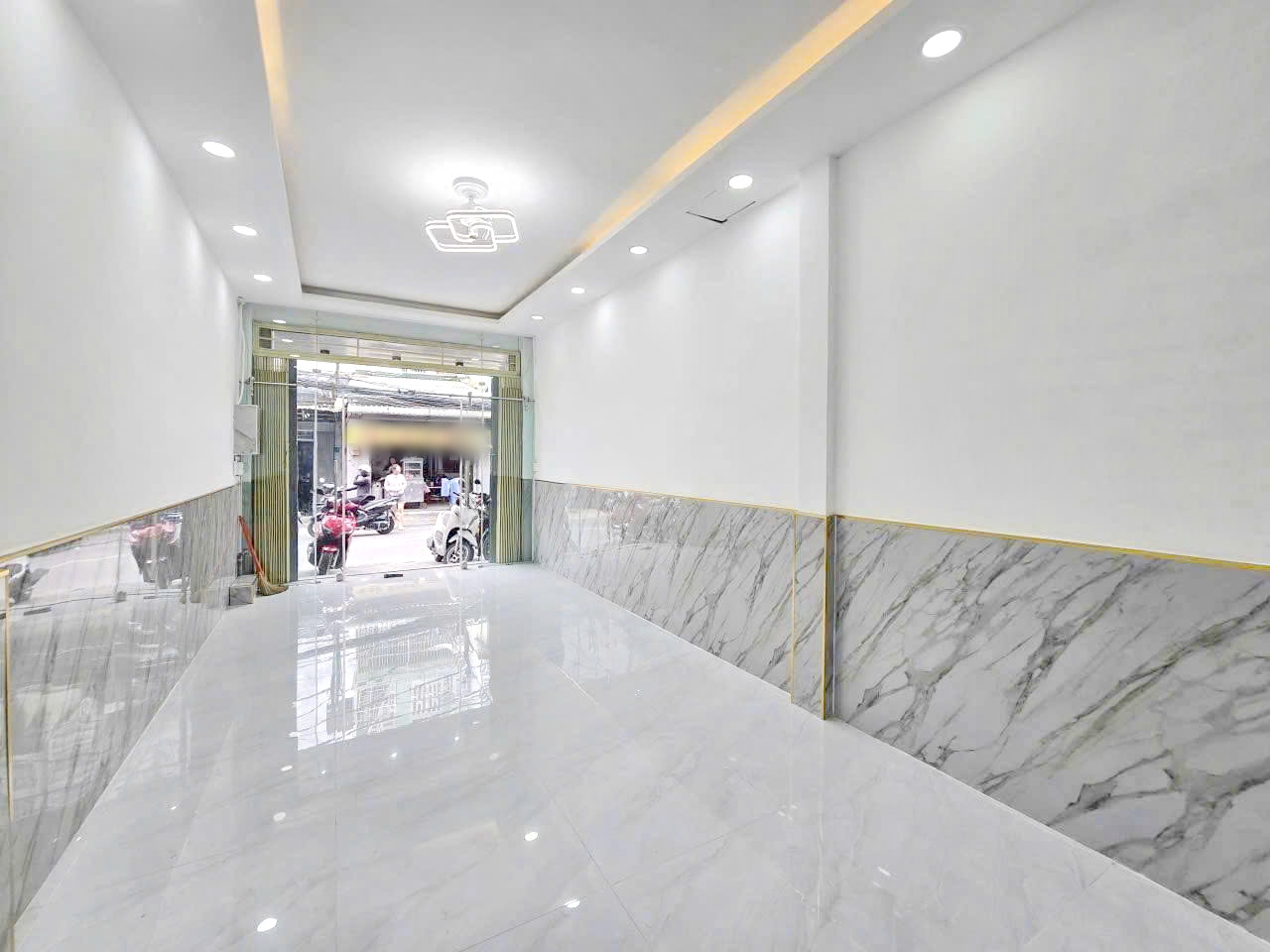 Bán nhà 4 tầng mặt tiền đường Tạ Quang Bửu P.Chánh Hưng Quận 8